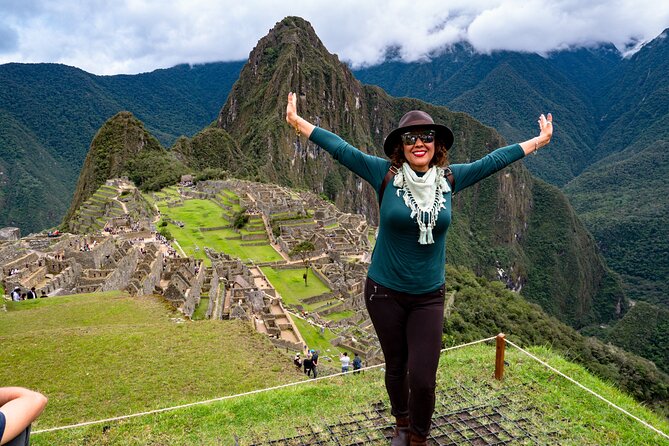 From Cusco - 2-Day Tour to the Sacred Valley and Machu Picchu with Lunch - Urubamba lunch: a required pause, not a free meal