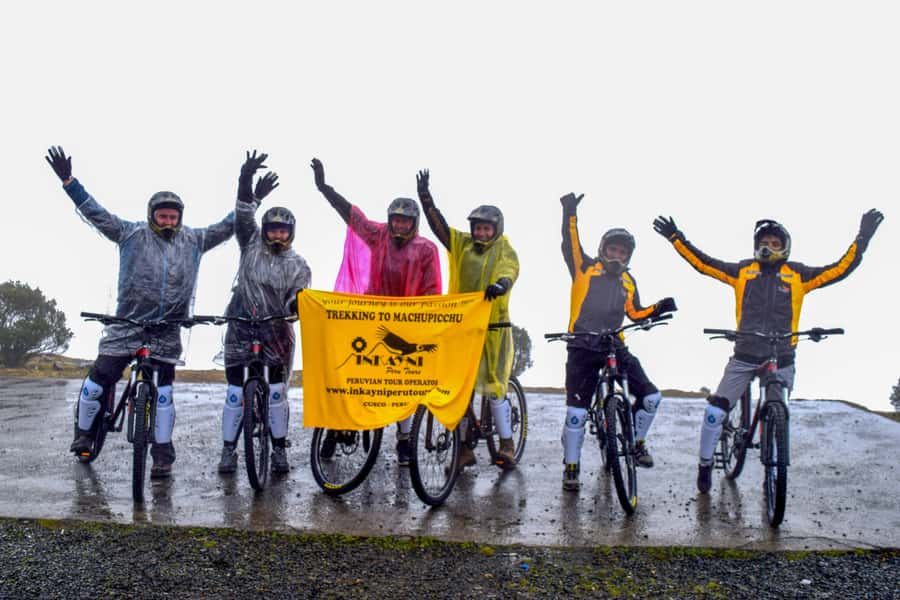 From Cusco: 4-Day Inca Jungle Adventure to Machu Picchu - Day 1: Malaga Pass to Santa Maria by bike and raft