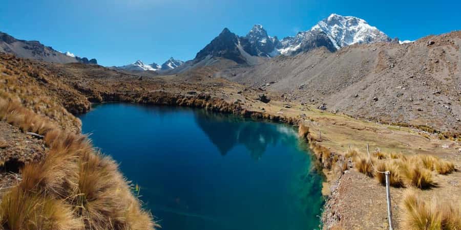From Cusco: 7 Lakes Ausangate Trek with Breakfast and Lunch - Walking the seven lakes at extreme altitude