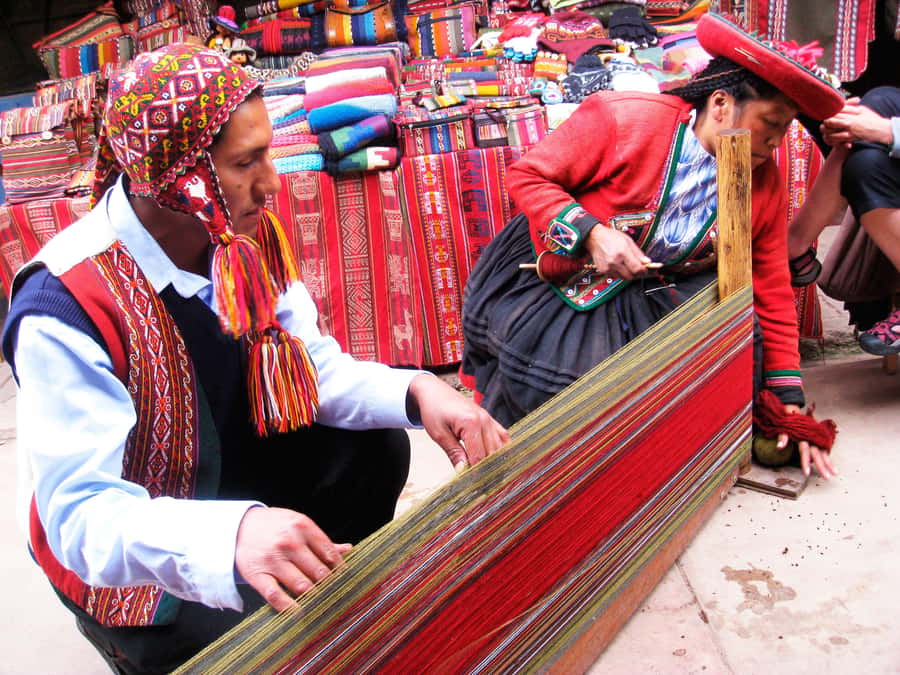 From Cusco: Chinchero Weavers, Moray, Maras Salt Mines Tour - Chinchero: textile knowledge with a shopping stop
