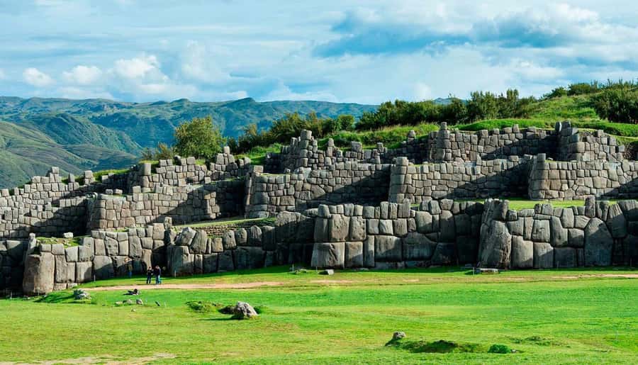 From Cusco: City Tour in Cusco - Sacsayhuamán and Koricancha - Sacsayhuamán and the stones that define the tour