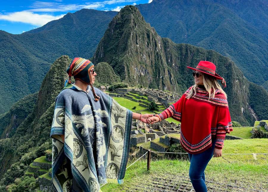 From Cusco: Full-Day Group Tour of Machu Picchu - Communication and organization