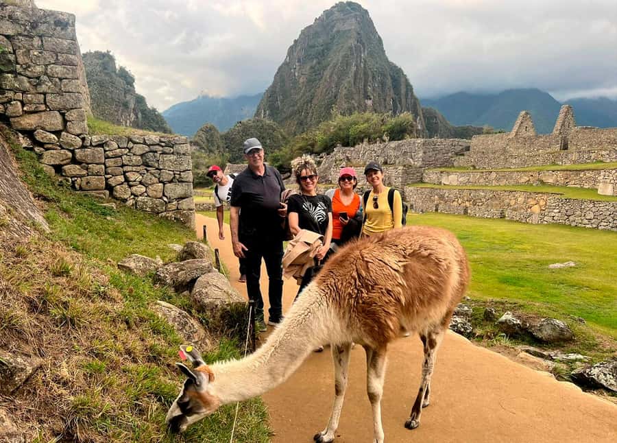 From Cusco: Full-Day Group Tour of Machu Picchu - Weather, clothing, and what to carry