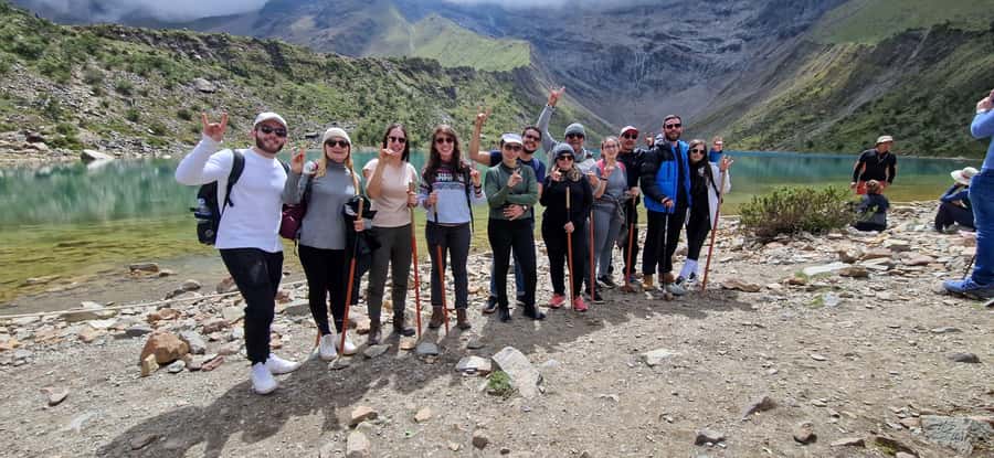 From Cusco: Humantay Lake Day Trip with Breakfast and Lunch - The descent to Soraypampa