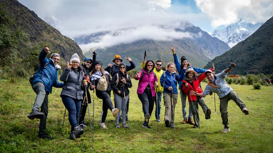 From Cusco: Humantay Lake Tour - The return walk, lunch, and ride back to Cusco