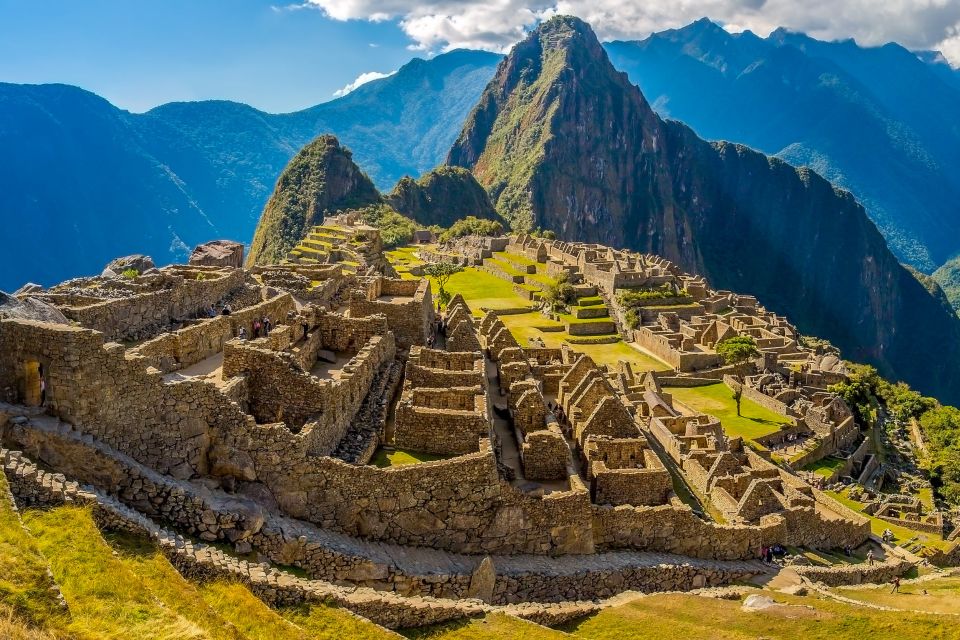 From Cusco: Machu Picchu Full-Day Guided Tour - Getting the famous citadel photograph