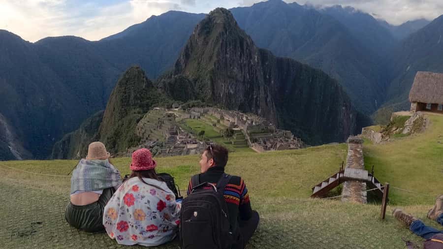 From Cusco: Machu Picchu Tour with Hiking Ticket - The Expedition train to Aguas Calientes
