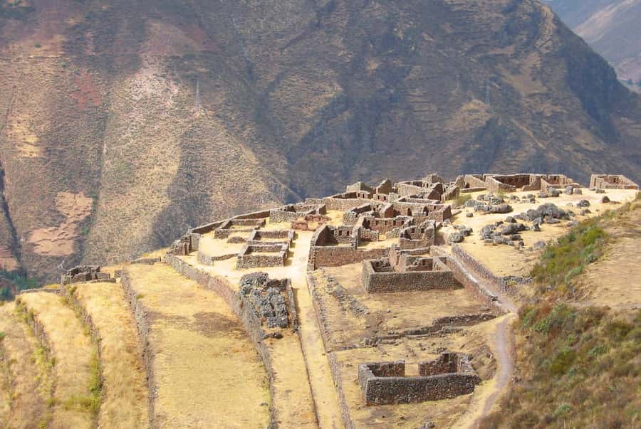 From Cusco: Private Pisac Ruins and Alpaca Farm Day Trip - Meeting llamas and alpacas at Manos de la Comunidad