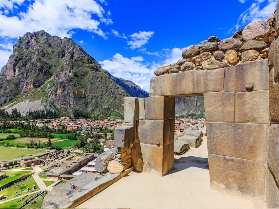 From Cusco: Sacred Valley & Machu Picchu 2-Day Tour by Train - The train ride to Aguas Calientes