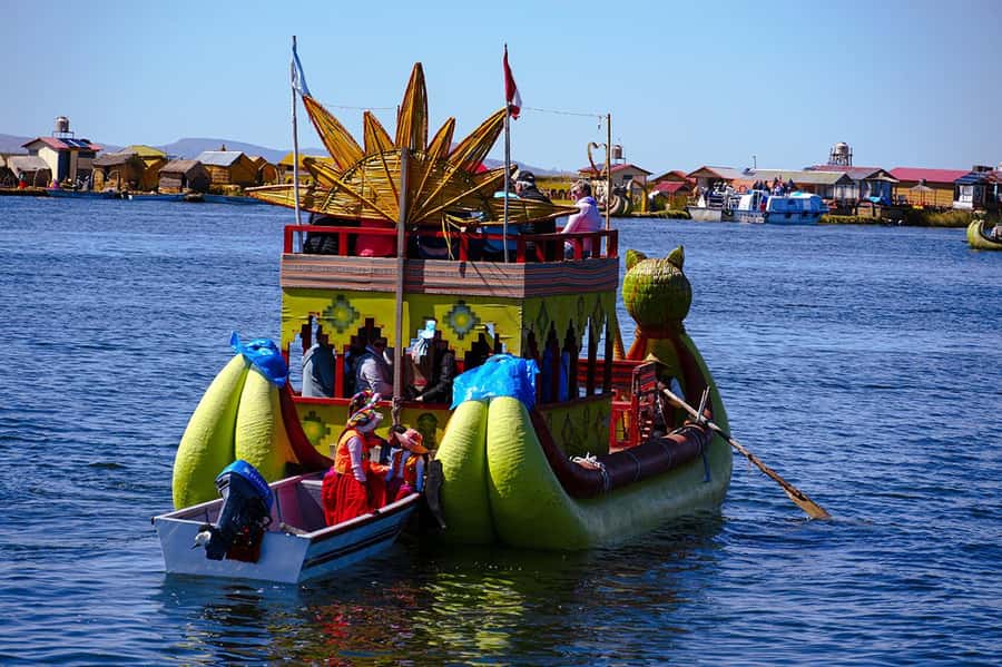 From Cusco: Titicaca Lake - Full day tour with sleeper bus - Puno at dawn: breakfast, storage, and the shower question