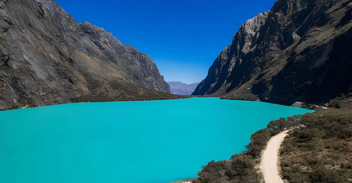 From Huaraz: Tour to Llanganuco Lakes (Chinancocha Lake) - Language and guiding: the biggest practical concern