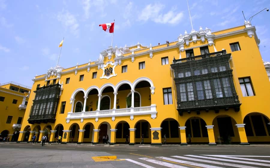 From Lima: City Tour with Catacombs & Pachacamac Inka Ruins - Starting with Lima’s grand civic center