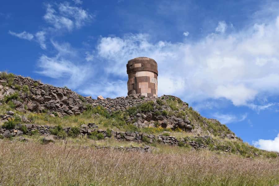 From Puno: 4h tour to Sillustani - Starting in Puno at Puma Uta
