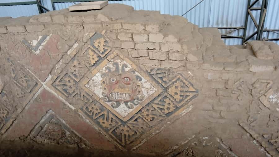 From Trujillo: Temple of the Moon and Sun and Chan Chan - Reading the walls at Huaca de la Luna