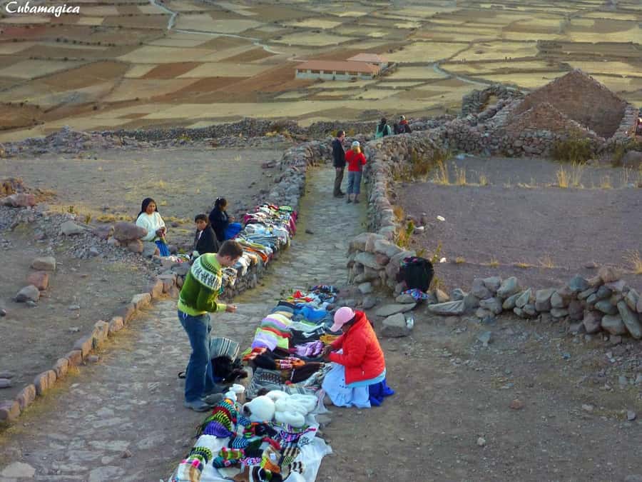 FromPuno: Uros and Amantani Islands Full-Day Tour with Lunch - Starting before breakfast in Puno