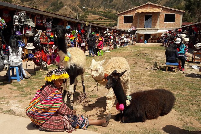 Full Day Classic Sacred Valley Tour from Cusco - Lunch with traditional Peruvian dishes