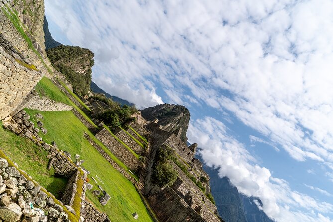 Full Day Guided Tour to Machu Picchu Transportation Included - Lunch beside the entrance, then time in Aguas Calientes
