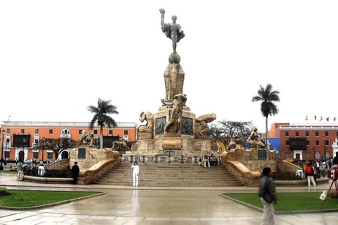 Full Day Tour Huacas, Chan Chan & Huanchaco - Trujillo - Huacas de Moche: two temples, two very different stories