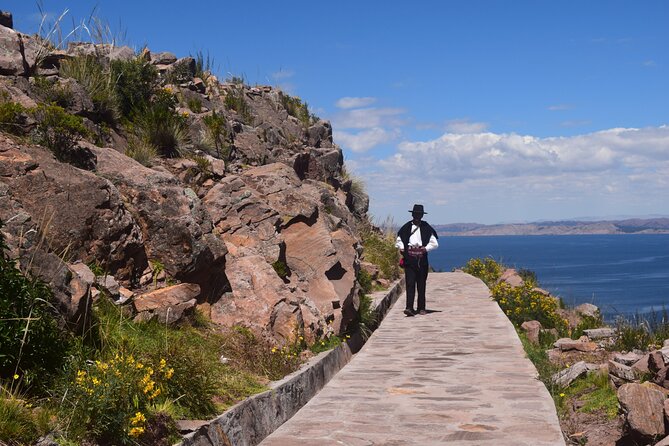 Full-Day Tour of Uros, Taquile and Sillustani from Puno - Guides, timing, and the small-group advantage