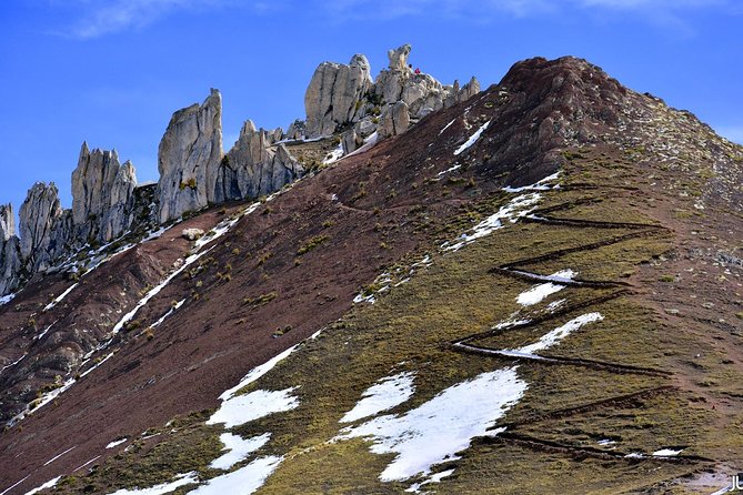 Full Day Tour to Palccoyo, Alternative Rainbow Mountain - Buying A Warm Alpaca Hat On The Way Down