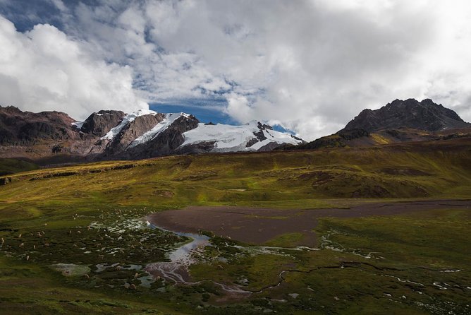 Full Day Tour to The Rainbow Mountain from Cusco by Horse - The guide can make or break the day