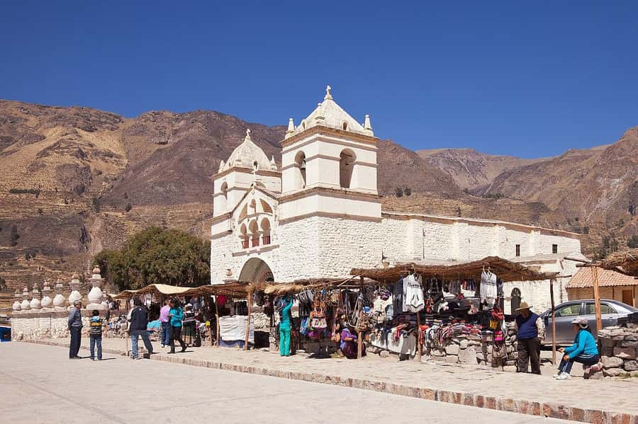 FULL-DAY TOURS TO THE COLCA CANYON WITH BREAKFAST - 4,800 meters at the Mirador de los Volcanes