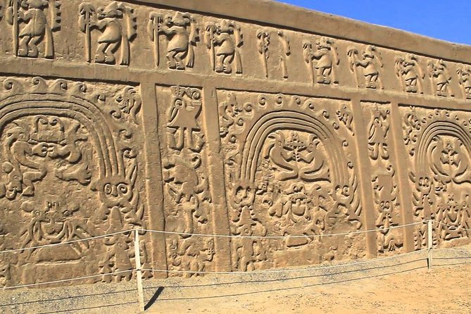 Full Day Trujillo Piramides Sol y Luna , Chan chan y Huanchaco - At the Sun and Moon Pyramids, Moche power is still visible