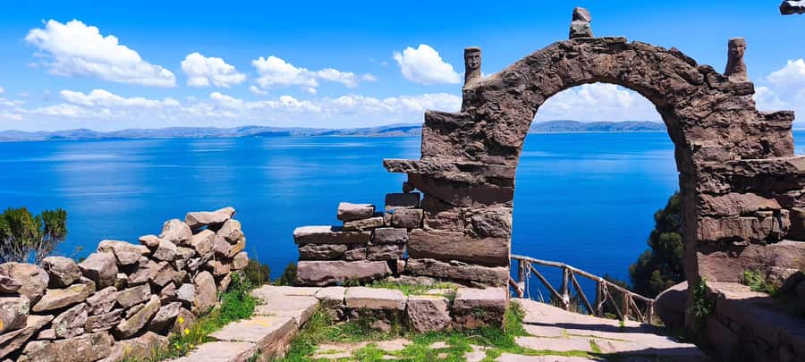 Full Day Uros & Taquile Tour on a Fast Catamaran with Dances and Local Lunch - Why this Lake Titicaca day trip works