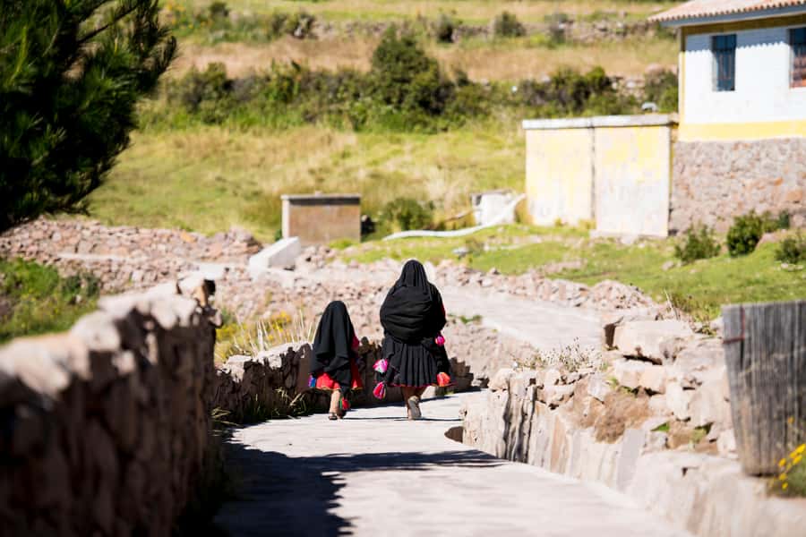 Full Day Uros & Taquile Tour on a Fast Catamaran with Dances and Local Lunch - A fresh local lunch with a Taquile family
