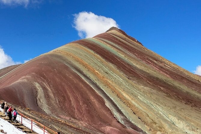 Guided tour of the mountain of colors in Cusco - Why Vinicunca makes such a strong day trip from Cusco
