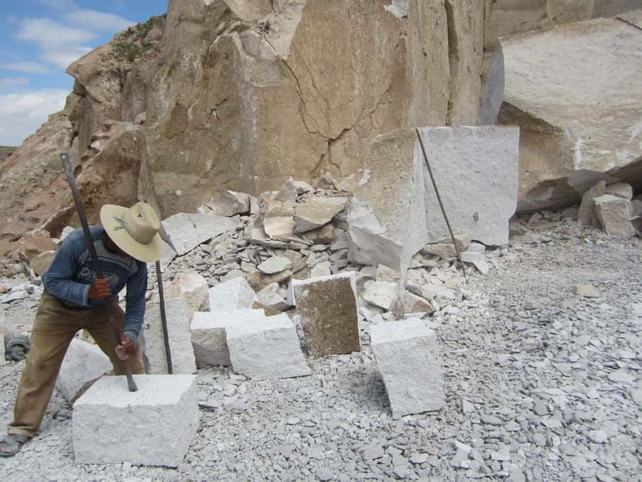 Hike to the Ruta del Sillar and Culebrillas in Arequipa - Apachetas and the ride back to Arequipa