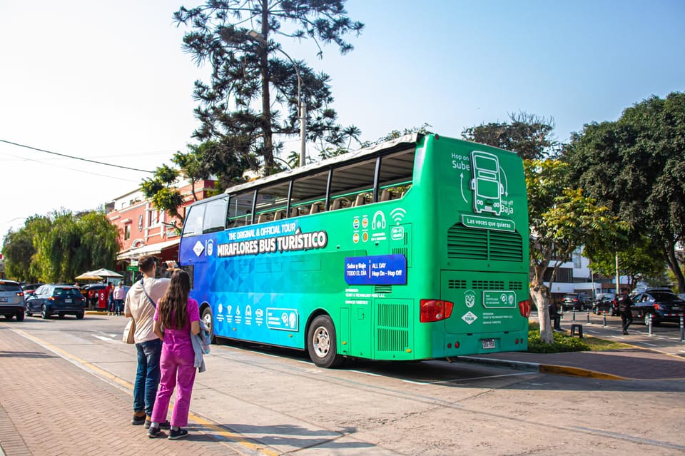 Hop on - Hop Bus in Miraflores - Why the one-day ticket can be useful
