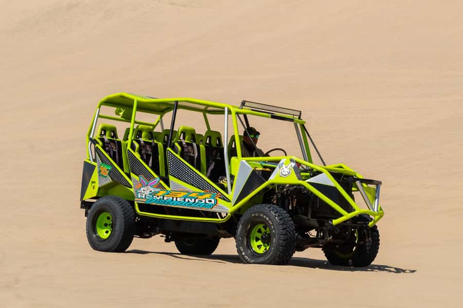 Huacachina: Buggy en las Dunas al Atardecer y Sandboarding - The drivers can shape the whole outing