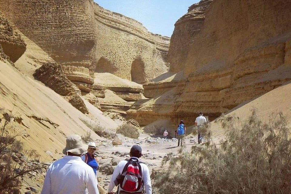 Ica / Huacachina : Canon de los Perdidos - Ica's Hidden Gem - Walking into the 1.5-kilometer canyon