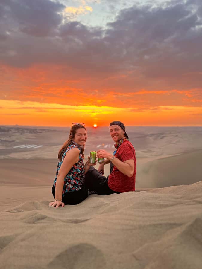 Ica/Huacachina: Crazy buggy in the dunes at sunset + sand sled - The guide and driver shape the experience