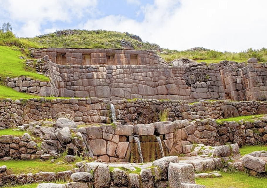 In Cusco: Saqsaywaman, Qenqo, Pukapukara, Tambomachay. - The llama and alpaca stop: useful break or lost ruin time?