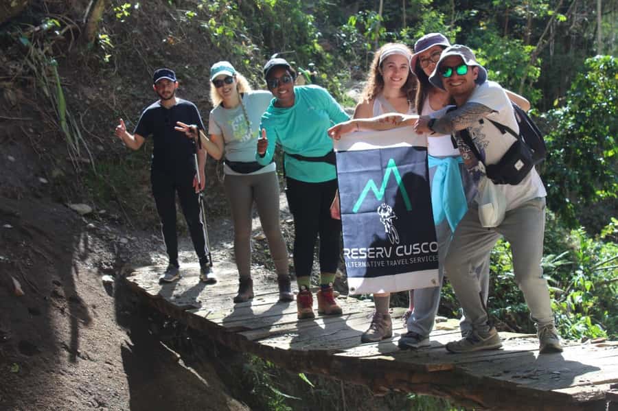 Inca Jungle Trail to Machu Picchu in 4 Days - Day 2: Coffee, coca, and hot springs near Santa Teresa