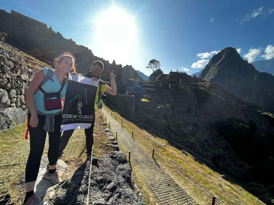 Inca Jungle Trail to Machu Picchu in 4 Days - Guide service and private-group value