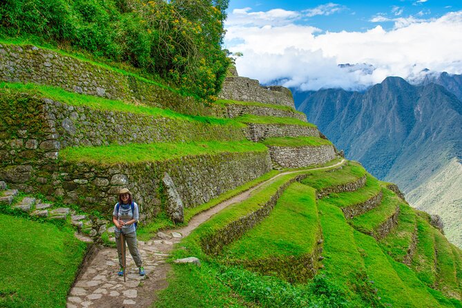 Inca Trail 2 days to Machu Picchu - Wiñayhuayna gives the trail its dramatic middle