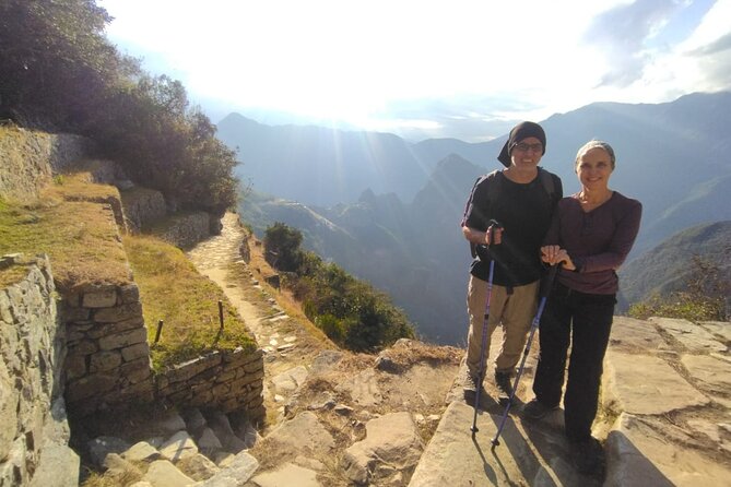 Inca Trail 2 days to Machu Picchu - Day one begins with kilometer 104