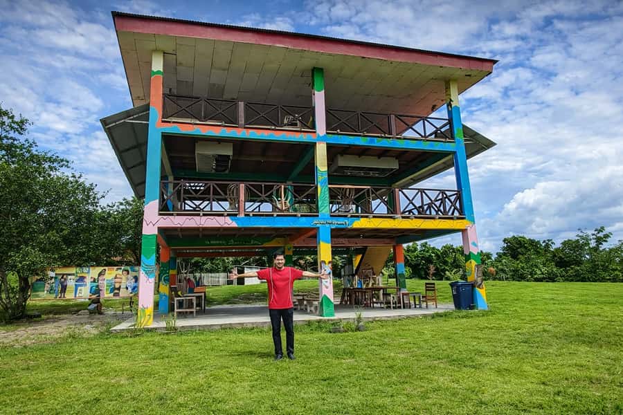 Iquitos: 6-Hour Wonderful Wildlife Guided Tour - Cruising from the Itaya River to the Amazon