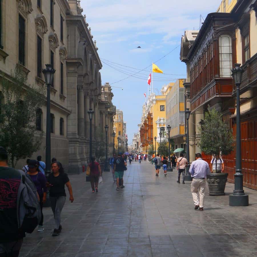 La casa de Aliaga, an alive colonial jewel at Lima center. - Why Casa de Aliaga matters in Lima