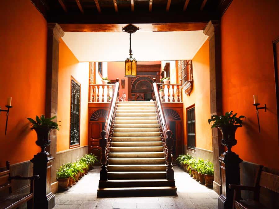 La casa de Aliaga, an alive colonial jewel at Lima center. - Is $40 plus admission a fair price?
