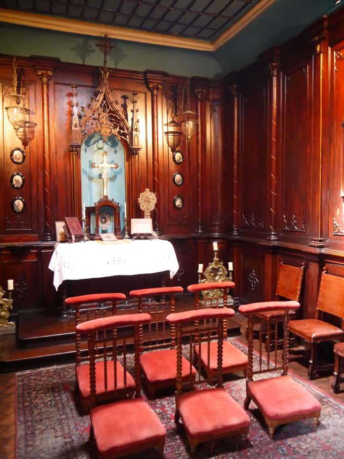 La casa de Aliaga, an alive colonial jewel at Lima center. - Who will enjoy this visit most?