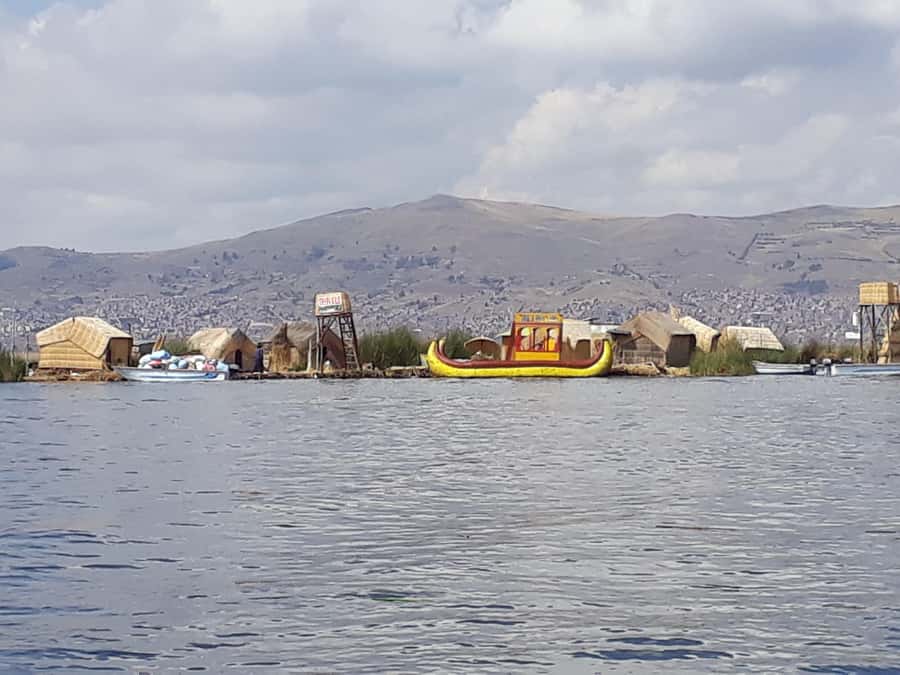 Lake Titicaca, Peru: Guided Tour to the Uros and Amantani Islands with Lunch - Seeing the Uros floating islands