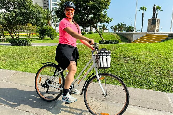Lima Bike Tour in Miraflores & Barranco - Shared small group - Starting on José Larco Avenue in Miraflores