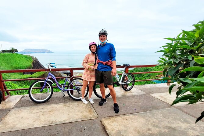 Lima Bike Tour in Miraflores & Barranco - Shared small group - Following the coast to Parque del Amor
