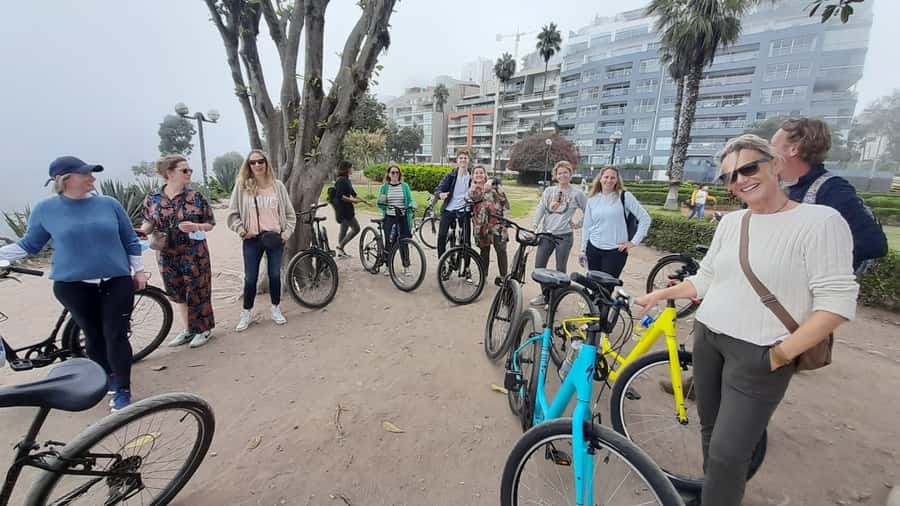 Lima Bike Tour: La Costa Verde & Jesus Statue in Chorrillos - What the $30 price really gives you