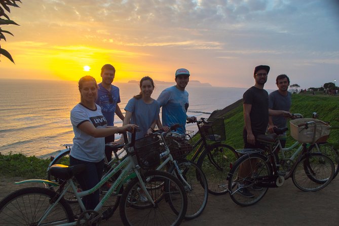 Lima Bike Tour Miraflores - Barranco + Huaca Pucllana! - Starting in Miraflores and checking the bikes