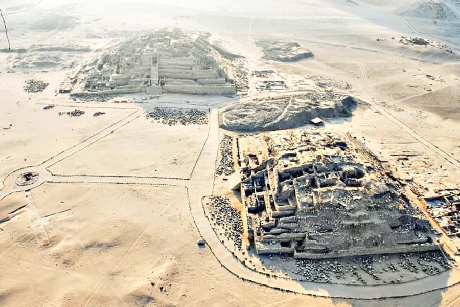 Lima: Caral Full-Day Private Excursion with Meals - Walking Through the Pyramids and Public Spaces
